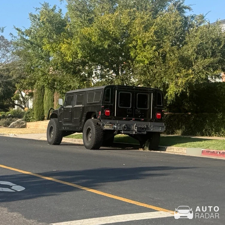 Hummer H1 spotted in Los Angeles
