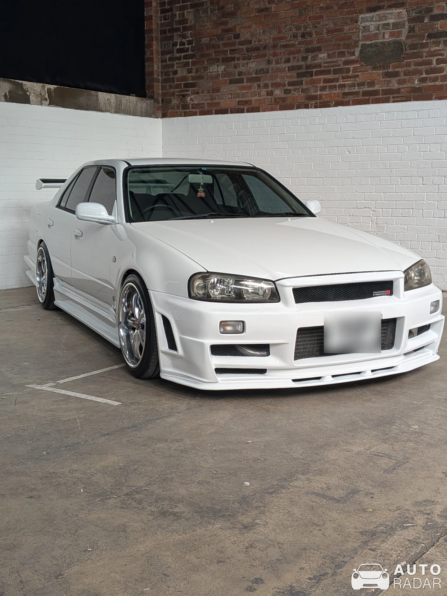 Nissan Skyline R34 Sedan spotted