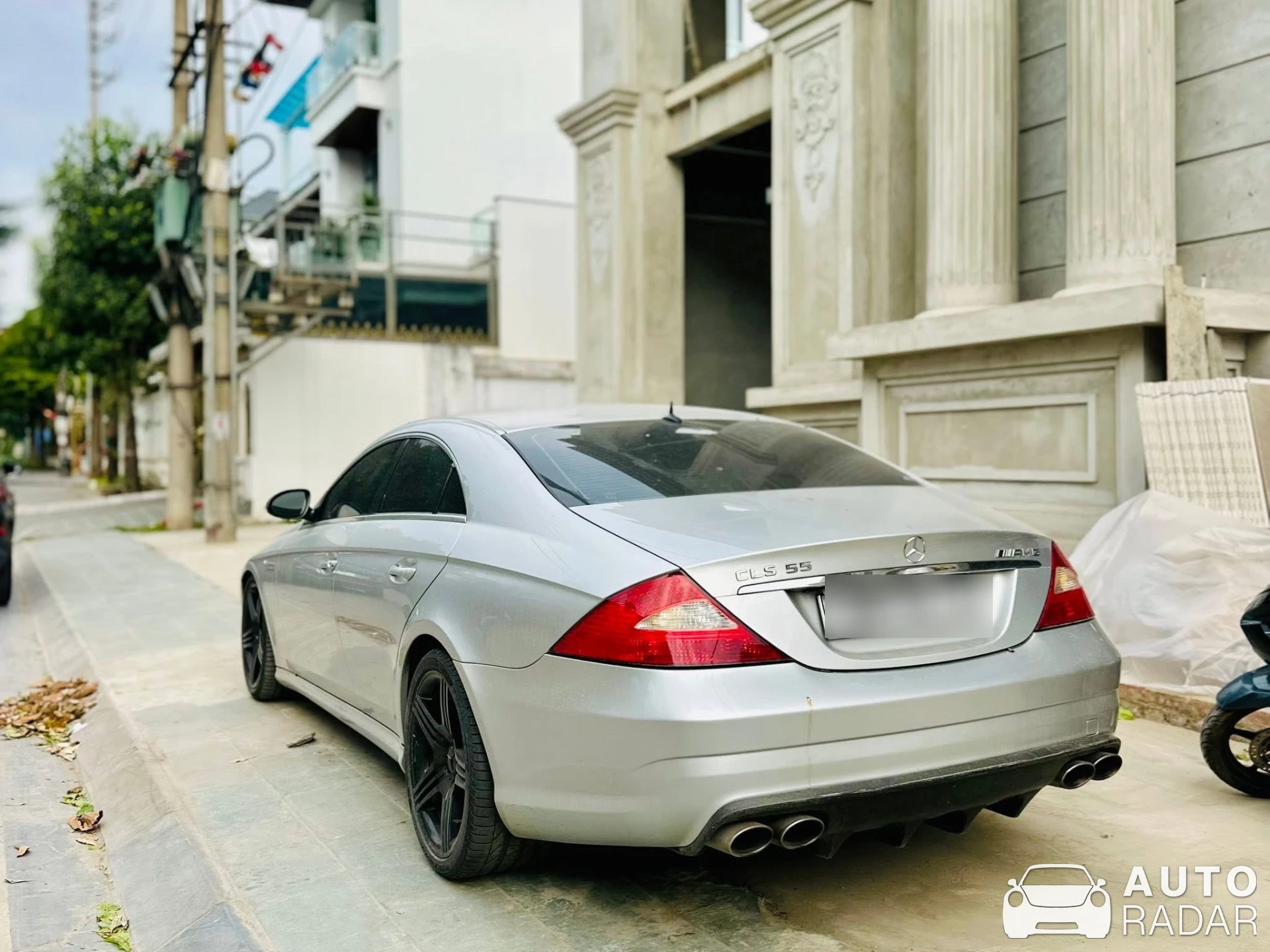 Mercedes-Benz CLS 55 AMG spotted in Gia Sàng