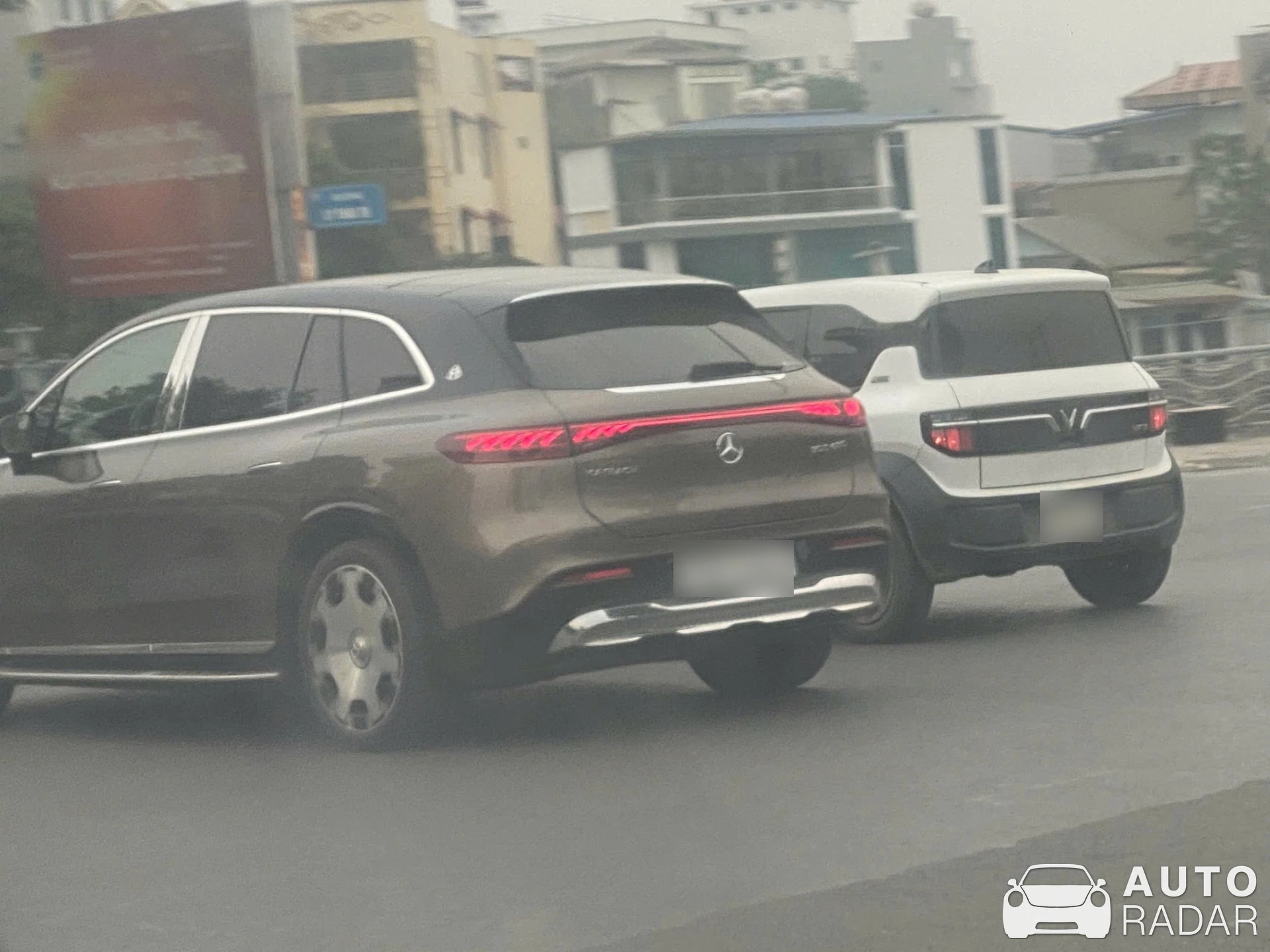 Mercedes-Maybach EQS SUV spotted in Vĩnh Phúc