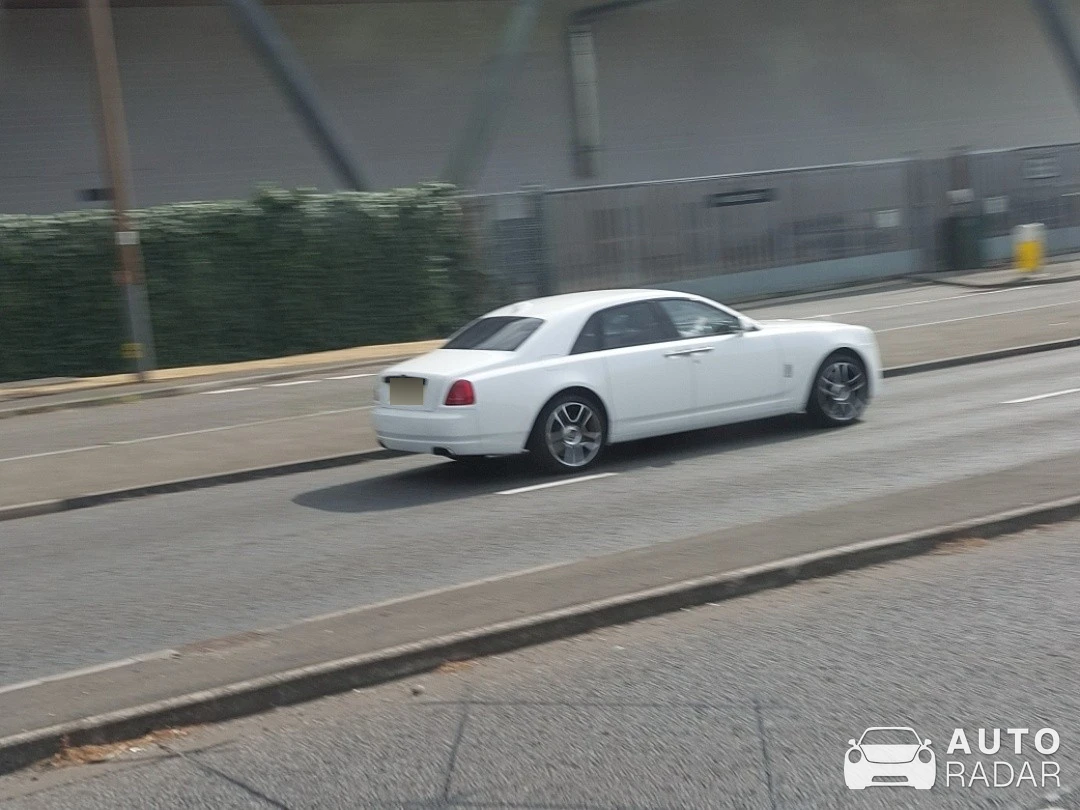 Rolls-Royce Ghost spotted in Farnborough