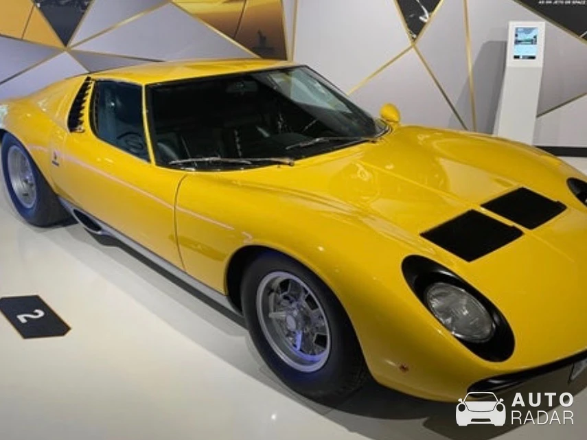 Lamborghini Miura P400 spotted in Terni