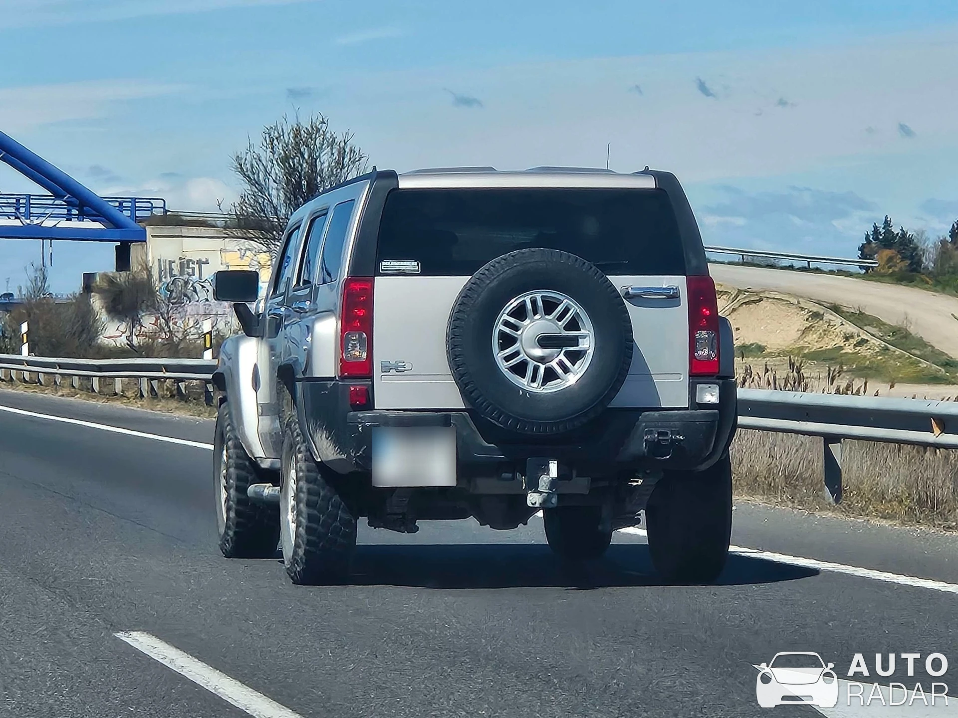 Hummer H3 spotted in Zaragoza