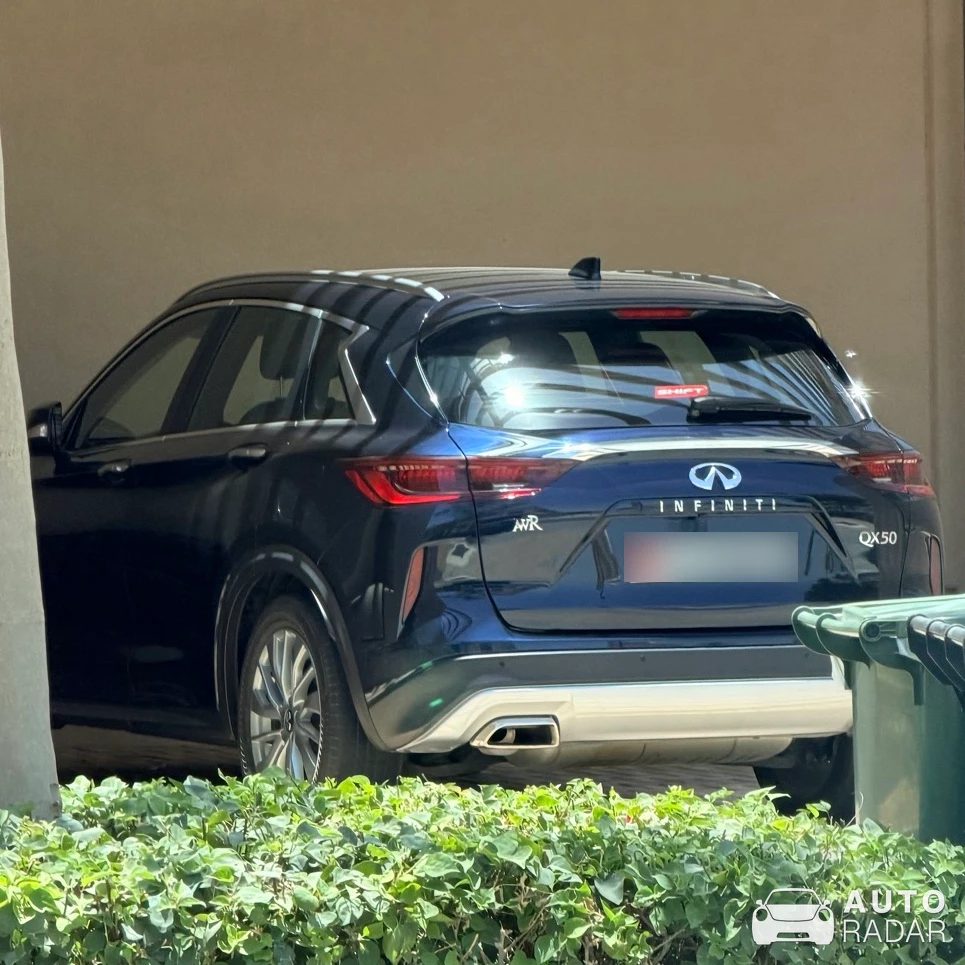 Infiniti QX spotted in 迪拜