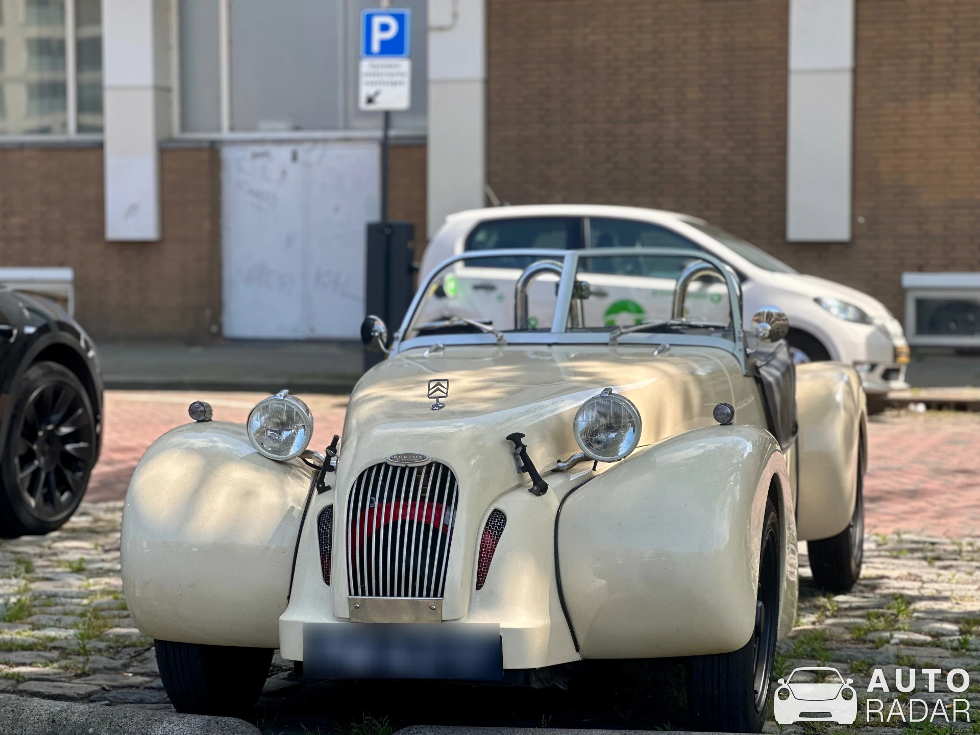 Burton 2CV spotted in Rotterdam