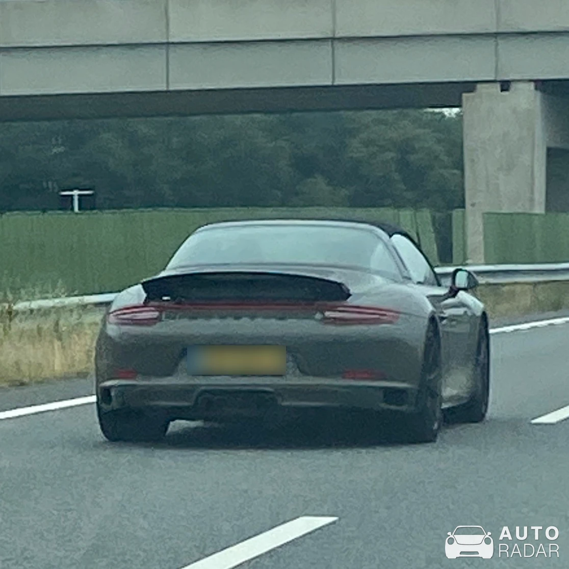 Porsche 911 Targa spotted in Heerenveen