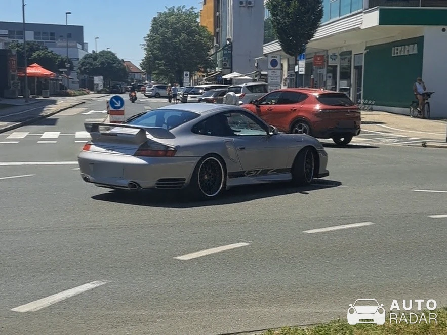 Porsche 993 GT2 spotted in Murska Sobota