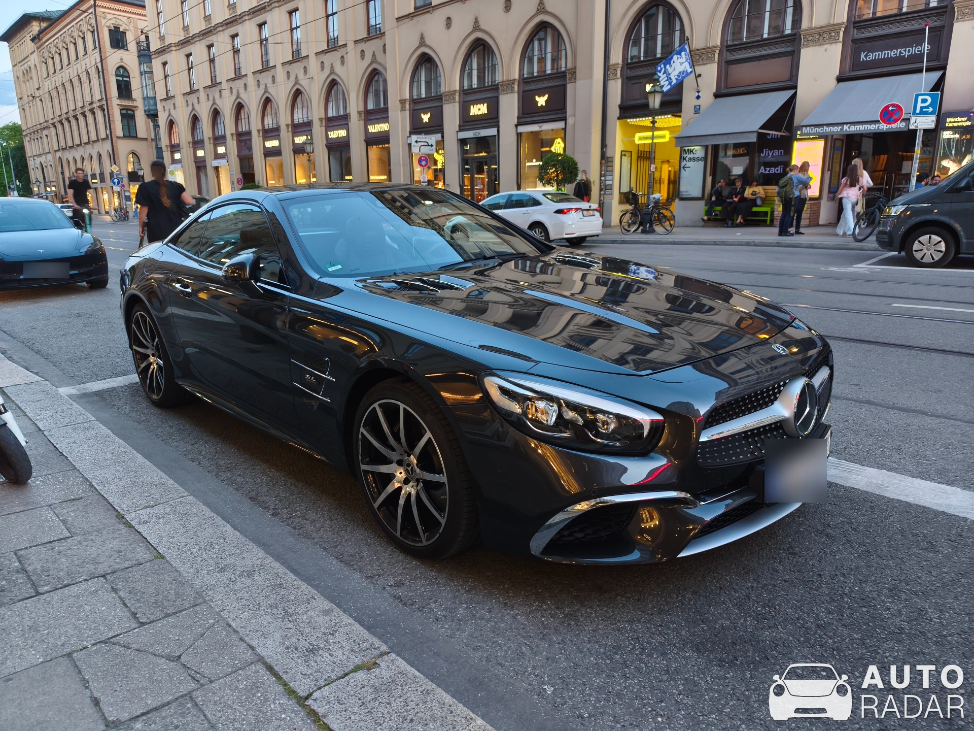 Mercedes-Benz SL 500 spotted in München