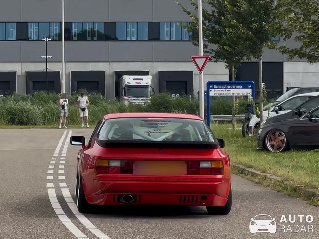 Porsche 944 spotted in Moerdijk