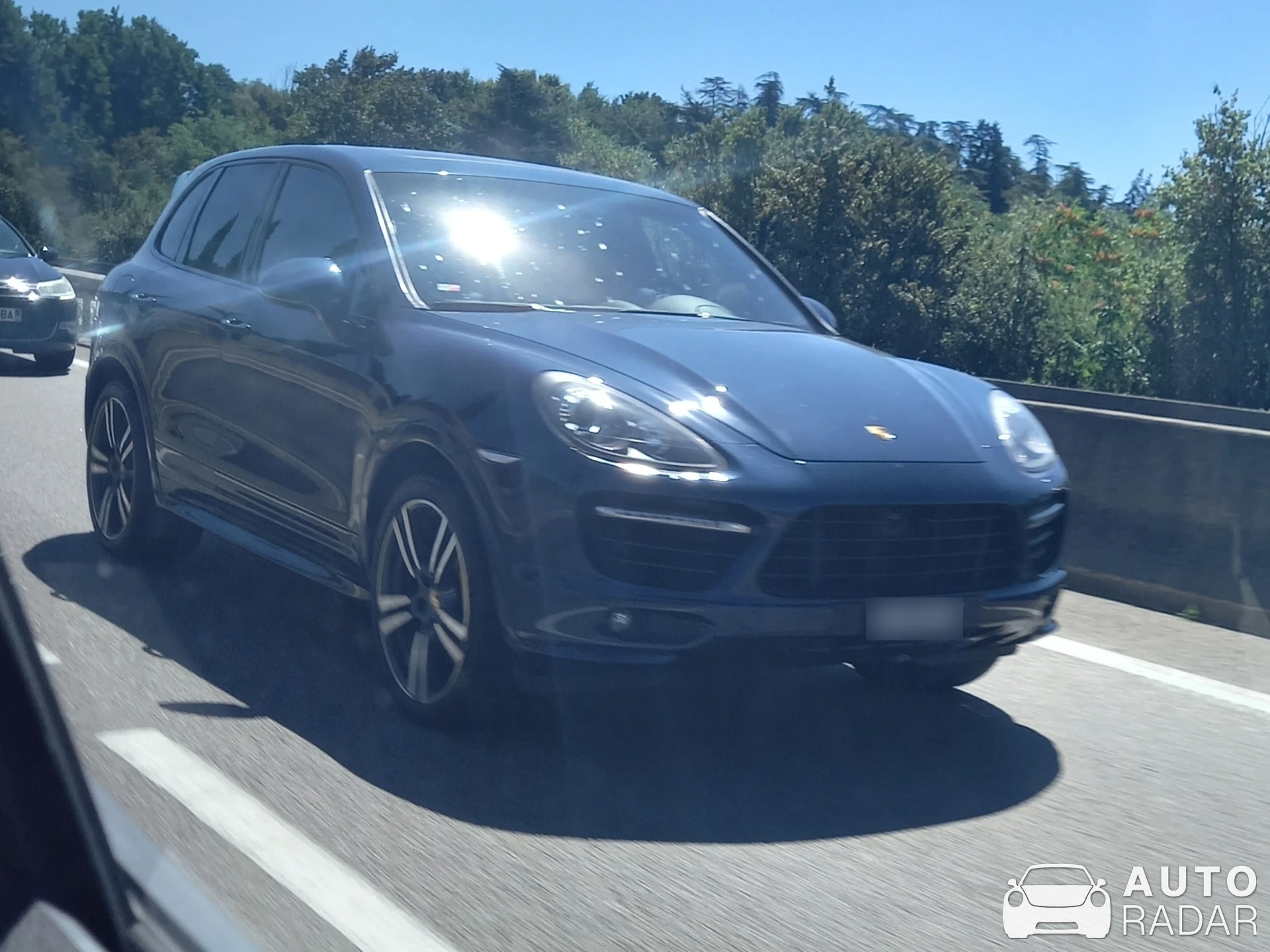 Porsche Cayenne Turbo spotted in Saint-Péray