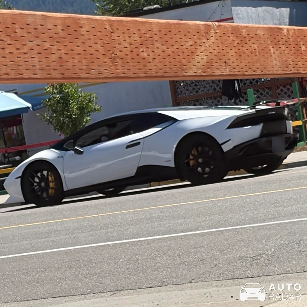 Lamborghini Huracán LP640-4 Performante spotted in Snoqualmie