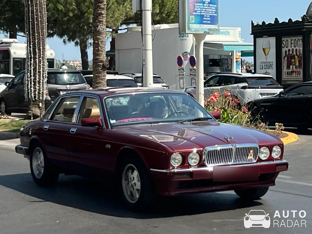 Jaguar XJ spotted in Cannes
