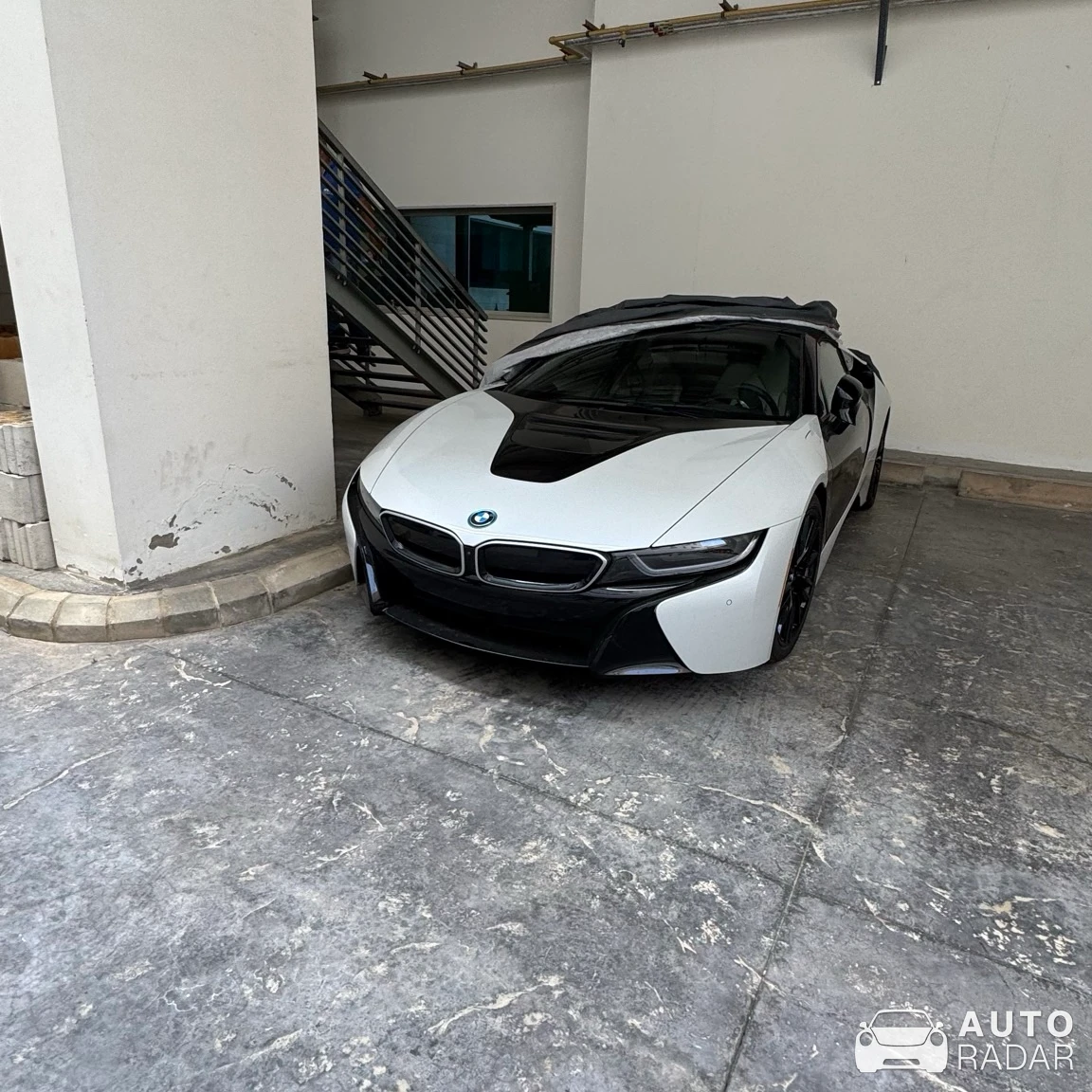 BMW i8 Roadster spotted
