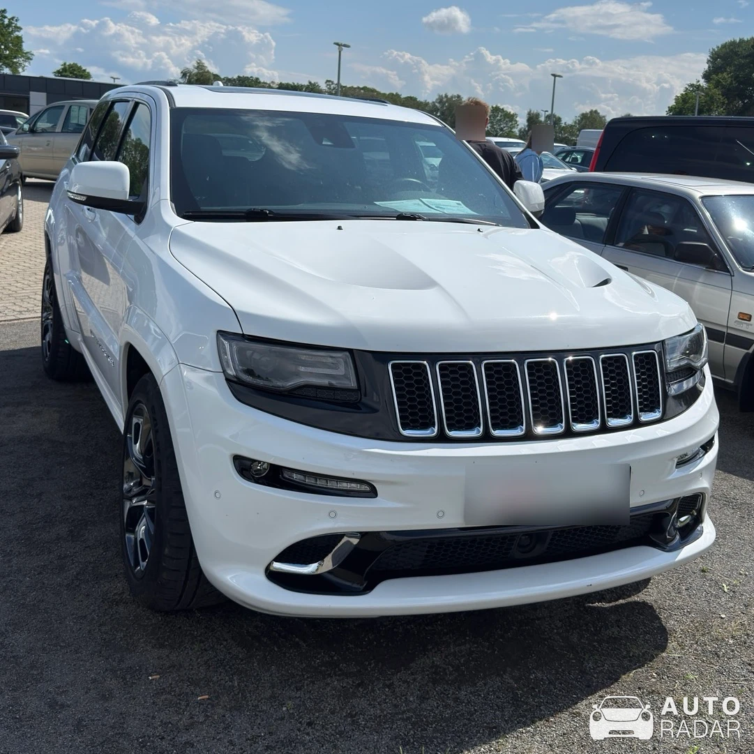 Jeep Grand Cherokee SRT 2013 spotted in Martfeld