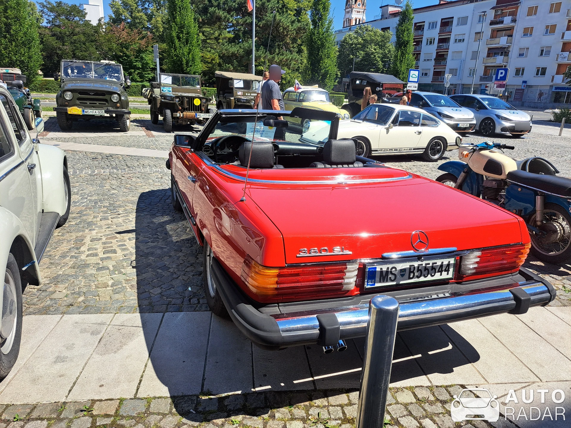 Mercedes-Benz SL 380 R107 spotted in Murska Sobota