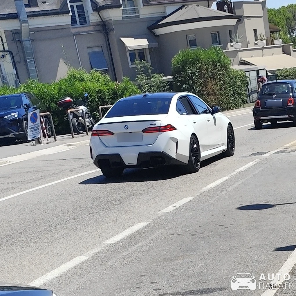 BMW M5 G90 spotted in Peschiera del Garda