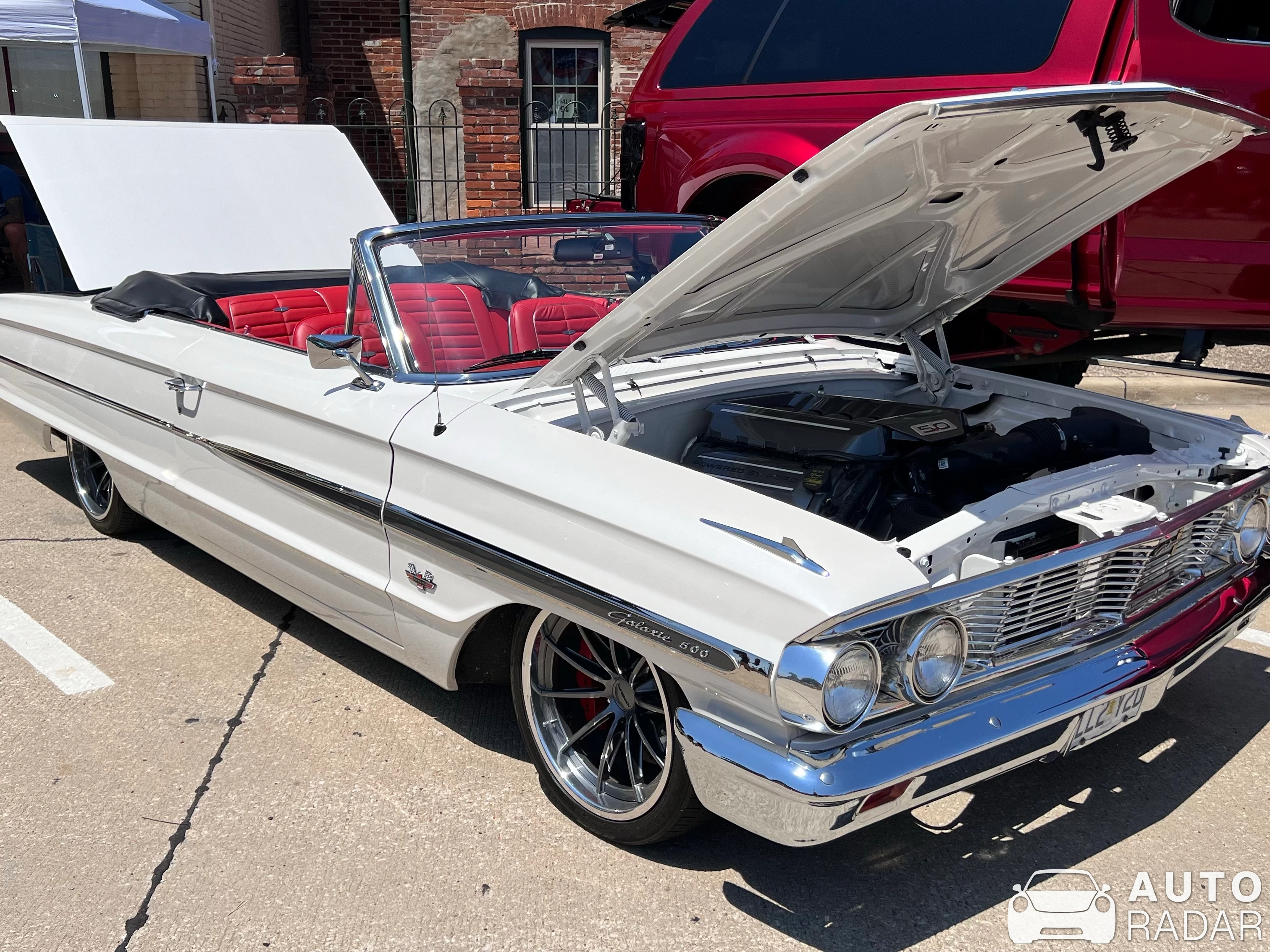 Ford Fairlane 500 Skyliner spotted in Pacific