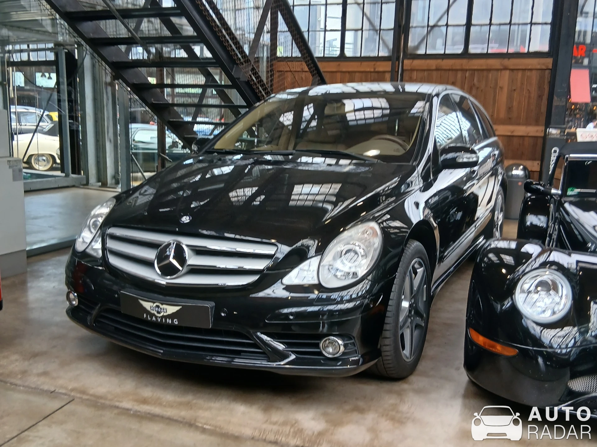 Mercedes-Benz R-Klasse spotted in Düsseldorf