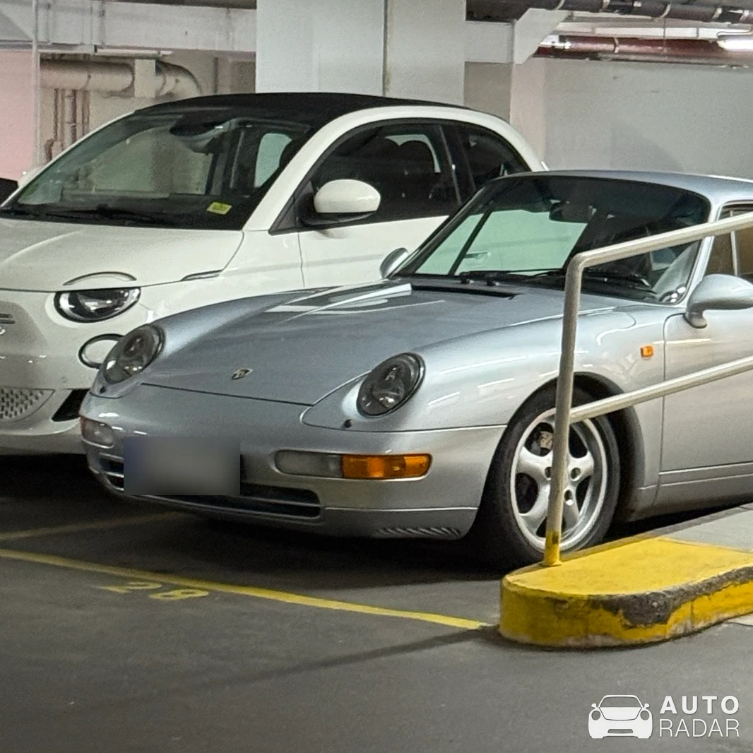 Porsche 993 Carrera spotted