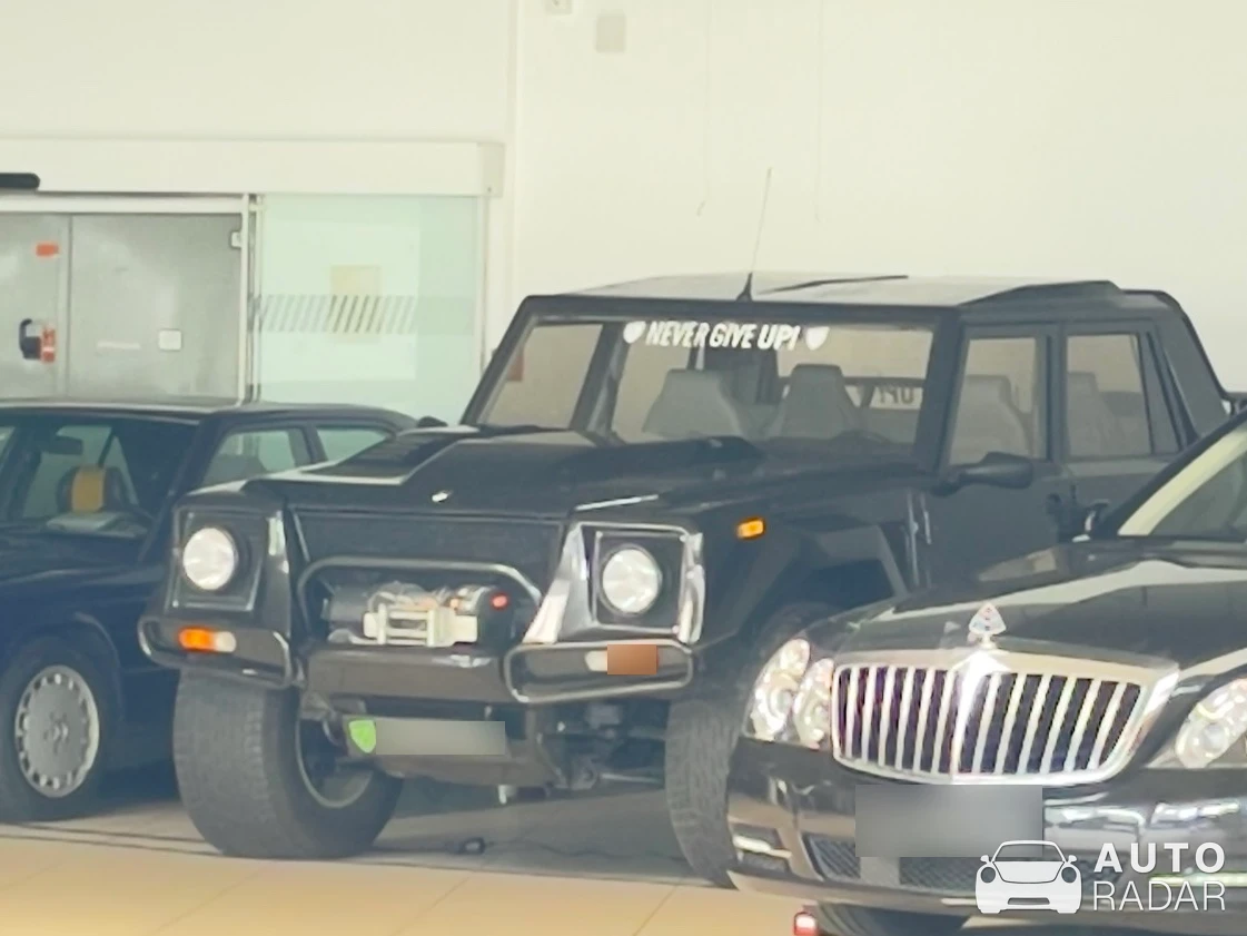 Lamborghini LM002 spotted in Nürnberg