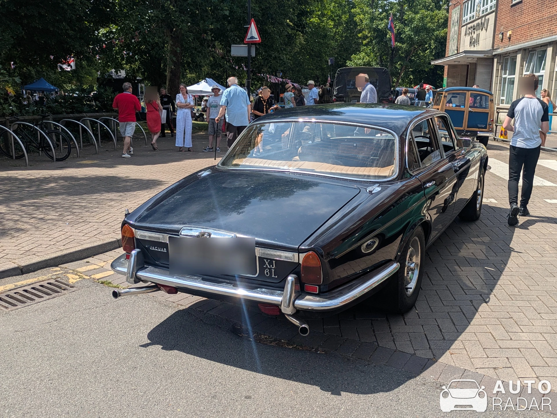 Jaguar XJ6 spotted in London