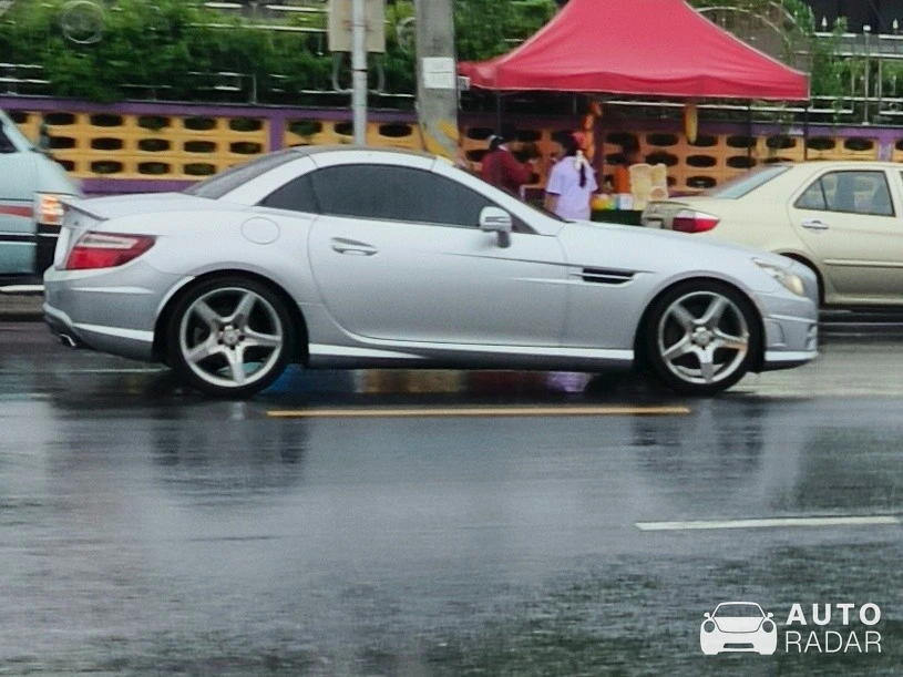 Mercedes-Benz SLK spotted in Mueang Nakhon Si Thammarat