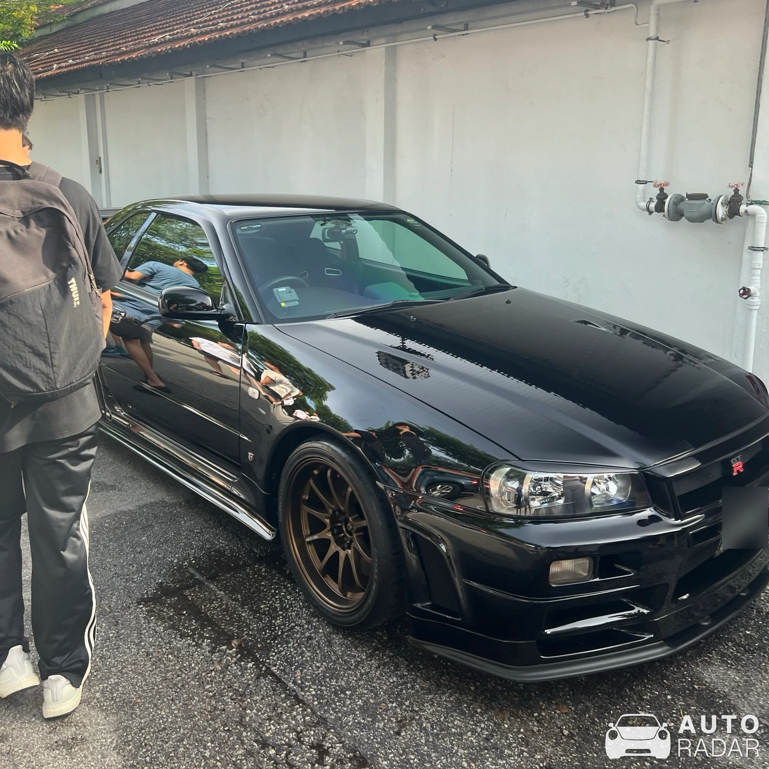 Nissan Skyline R34 GT-R V-Spec II spotted in Singapore