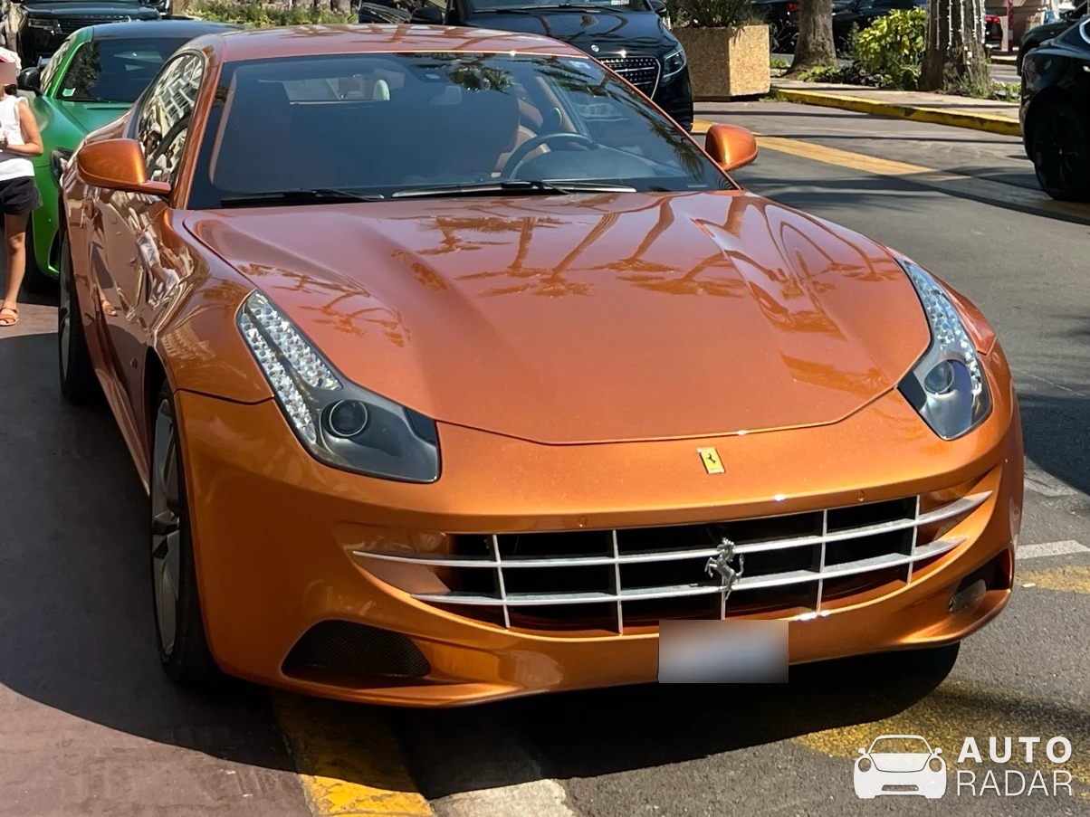 Ferrari FF spotted in Cannes