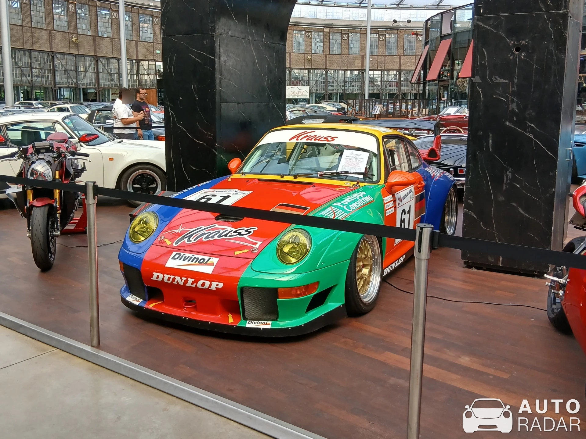Porsche 993 GT2 spotted in Düsseldorf
