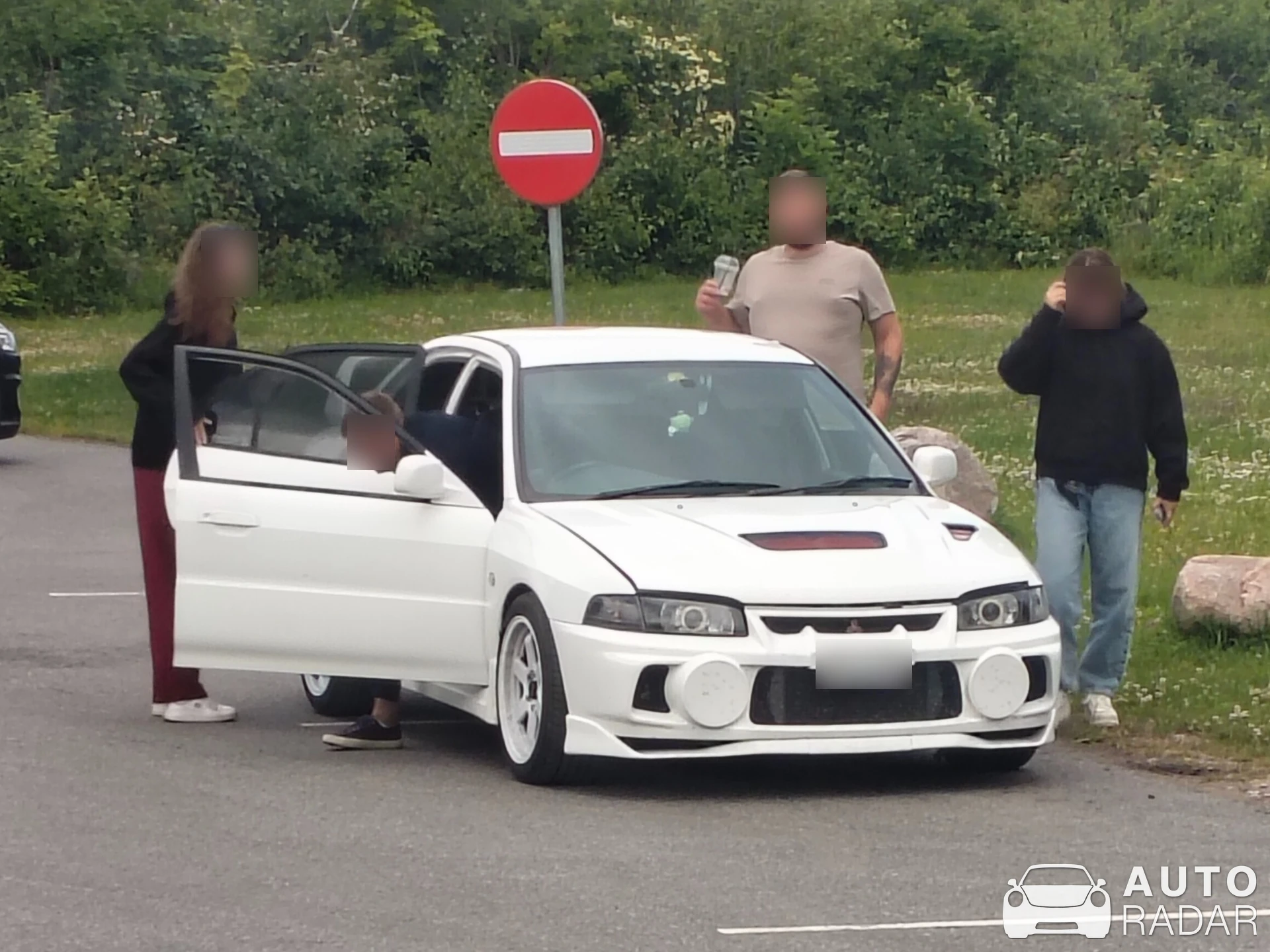 Mitsubishi Lancer Evolution V spotted in Liiva