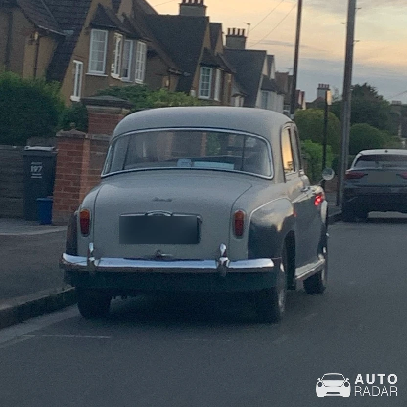 Rover P5 spotted in Isleworth