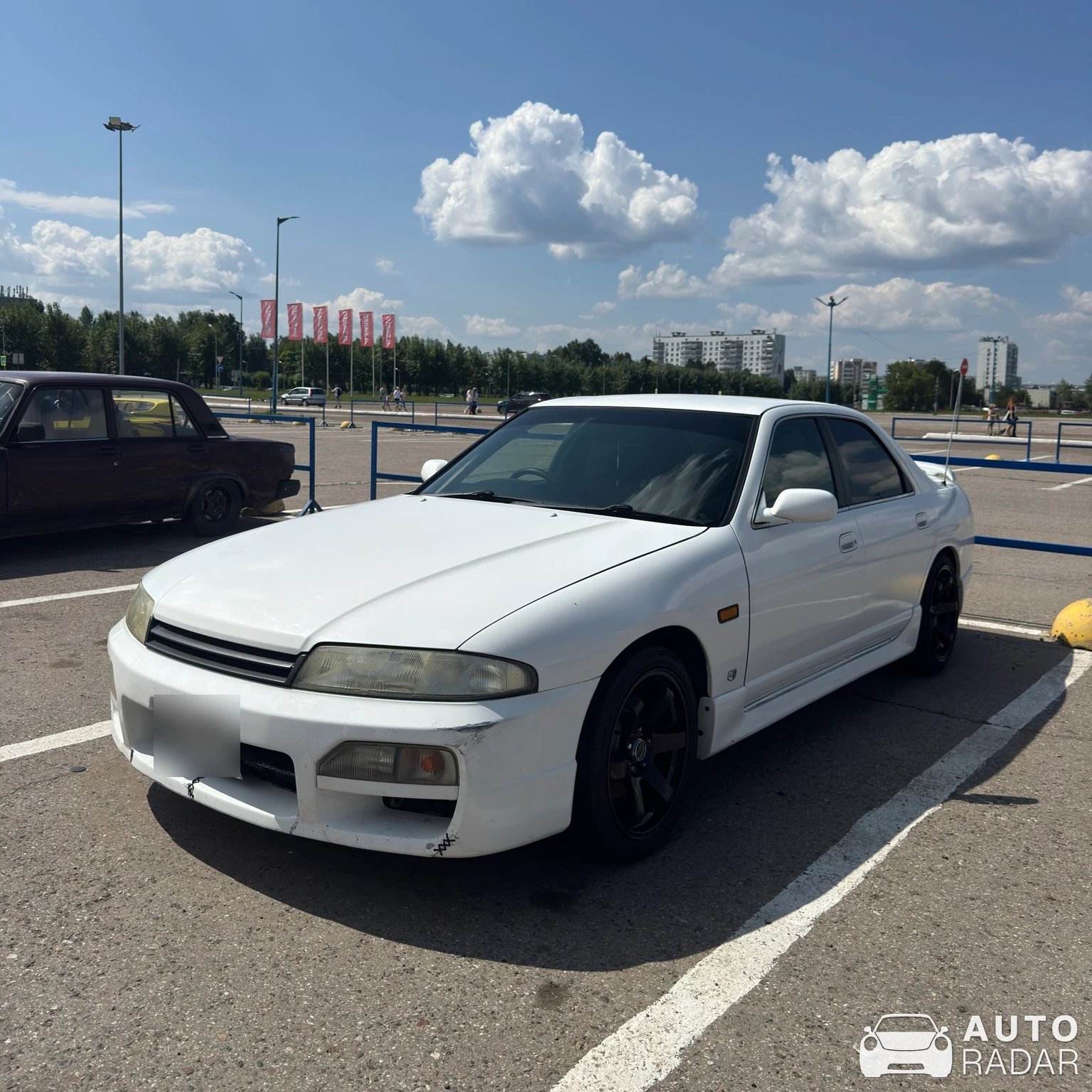 Nissan Skyline R33 spotted in Набережные Челны, Россия