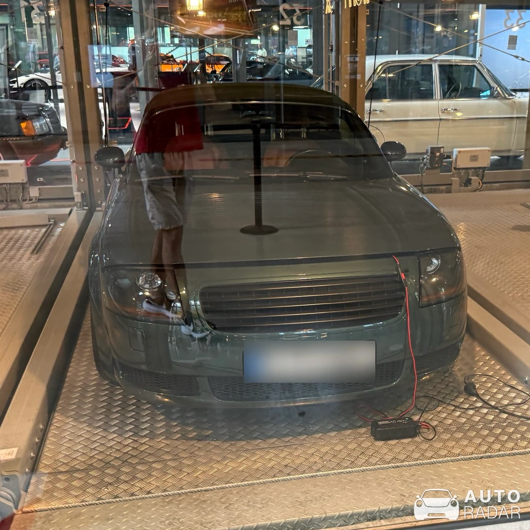 Audi TT 8N spotted in München
