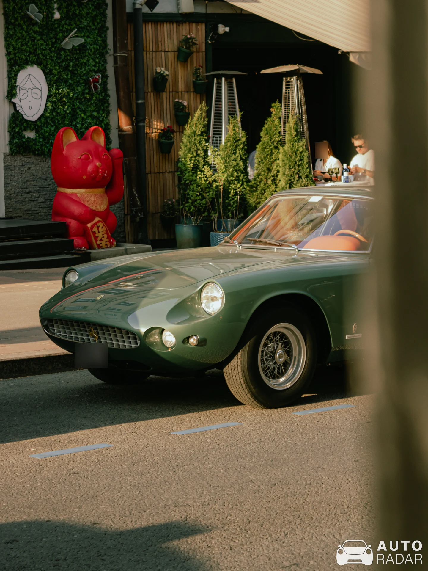 Ferrari 365 GT 2+2 spotted in Moscow