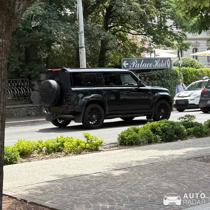 Land Rover Defender Urban XRS spotted in Como