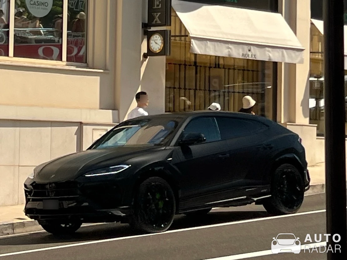 Lamborghini Urus SE spotted in Monaco