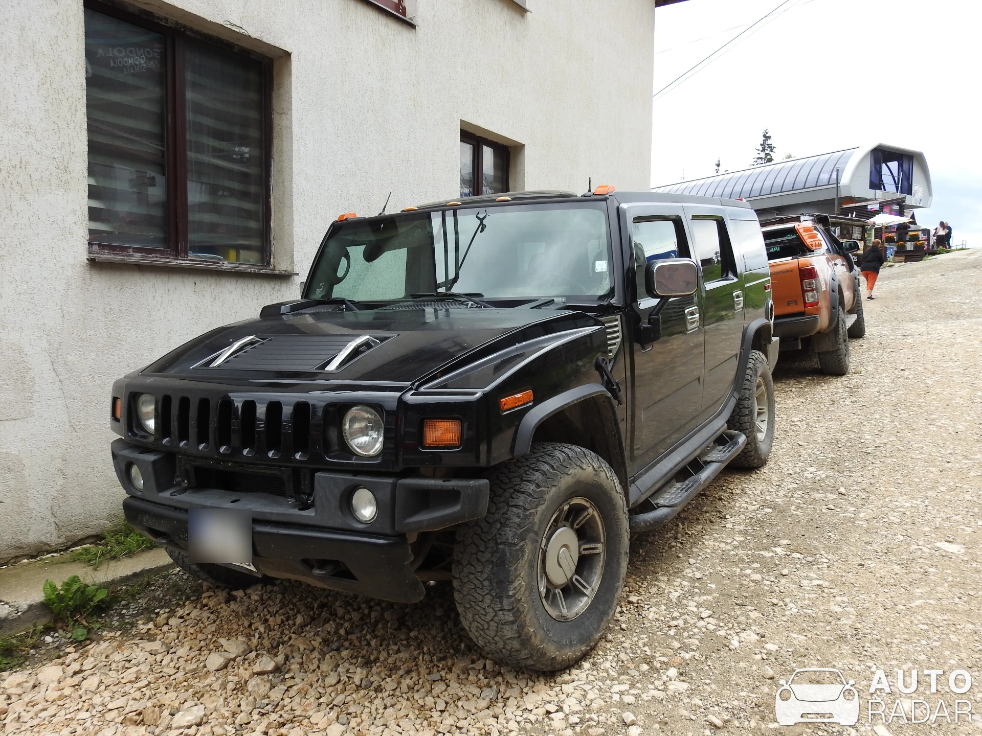 Hummer H2 spotted in Predeal