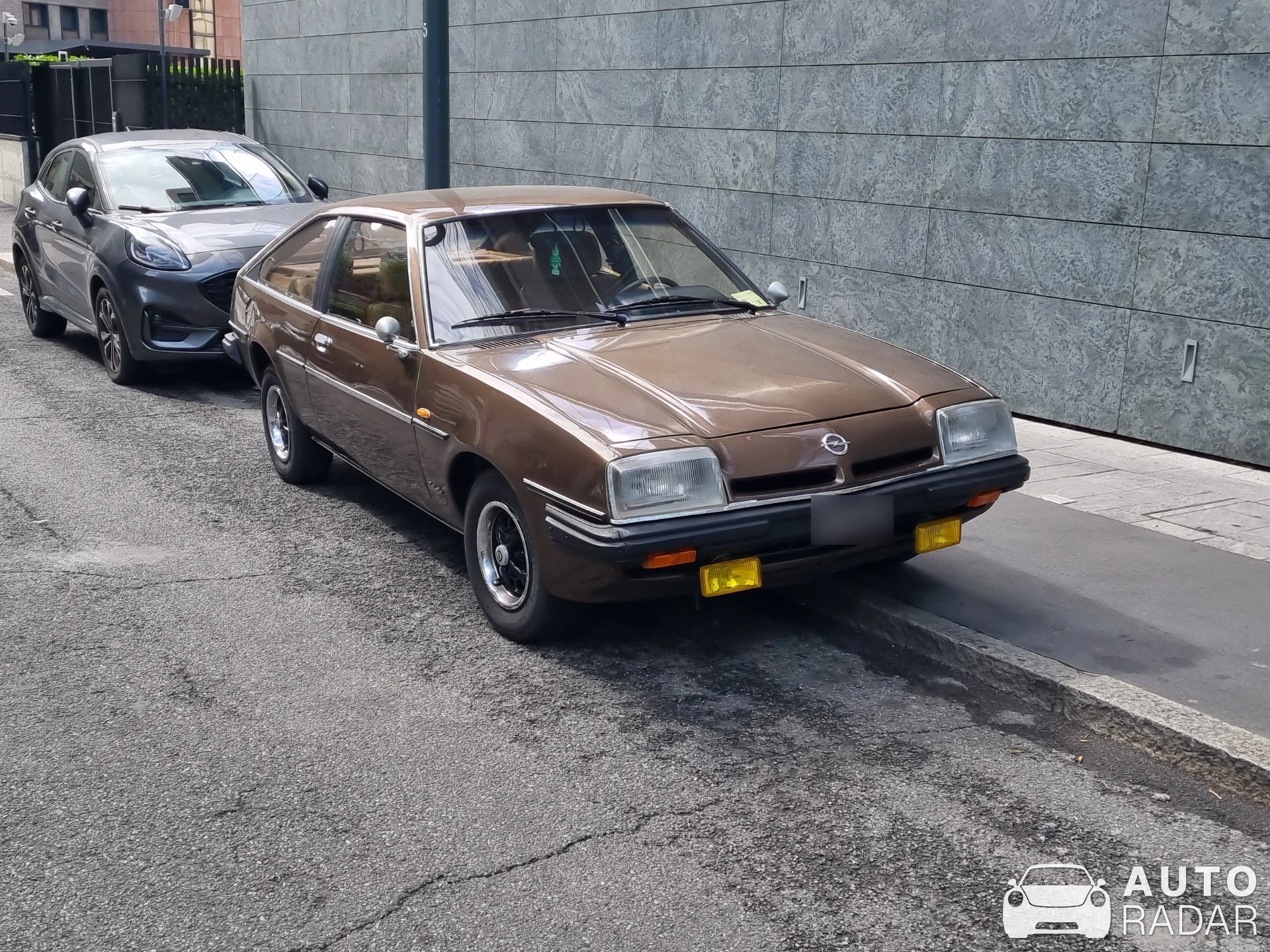 Opel Manta B spotted in Milano, Italy