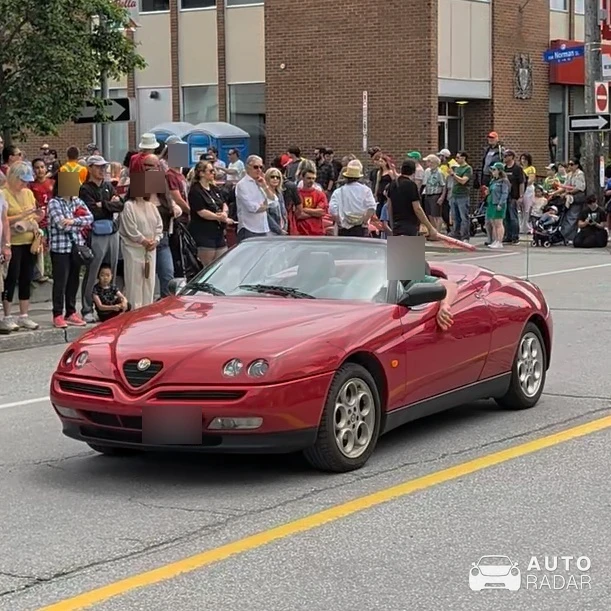 Alfa Romeo GTV 916 Spider spotted in Ottawa