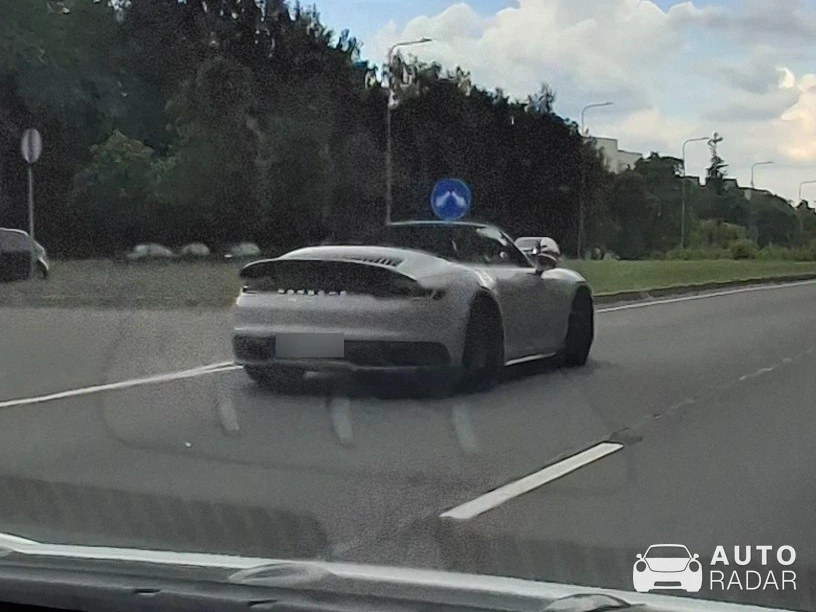 Porsche 992 Carrera S Cabriolet MkI spotted in Vilnius