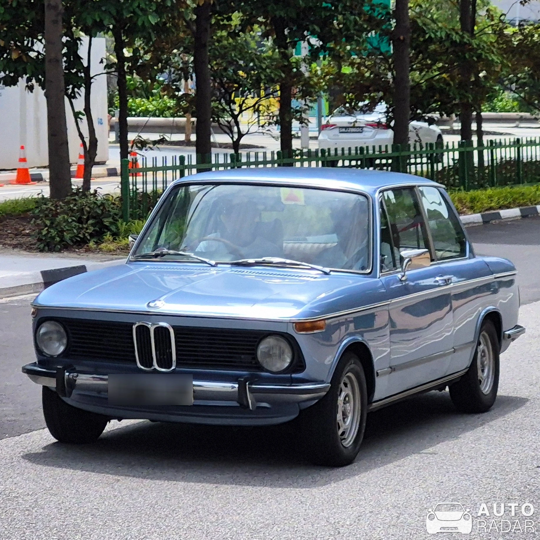BMW 2002 tii spotted in Singapore