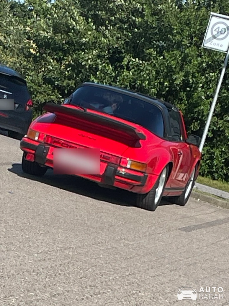Porsche 911 Carrera 3.2 Targa spotted in Spentrup