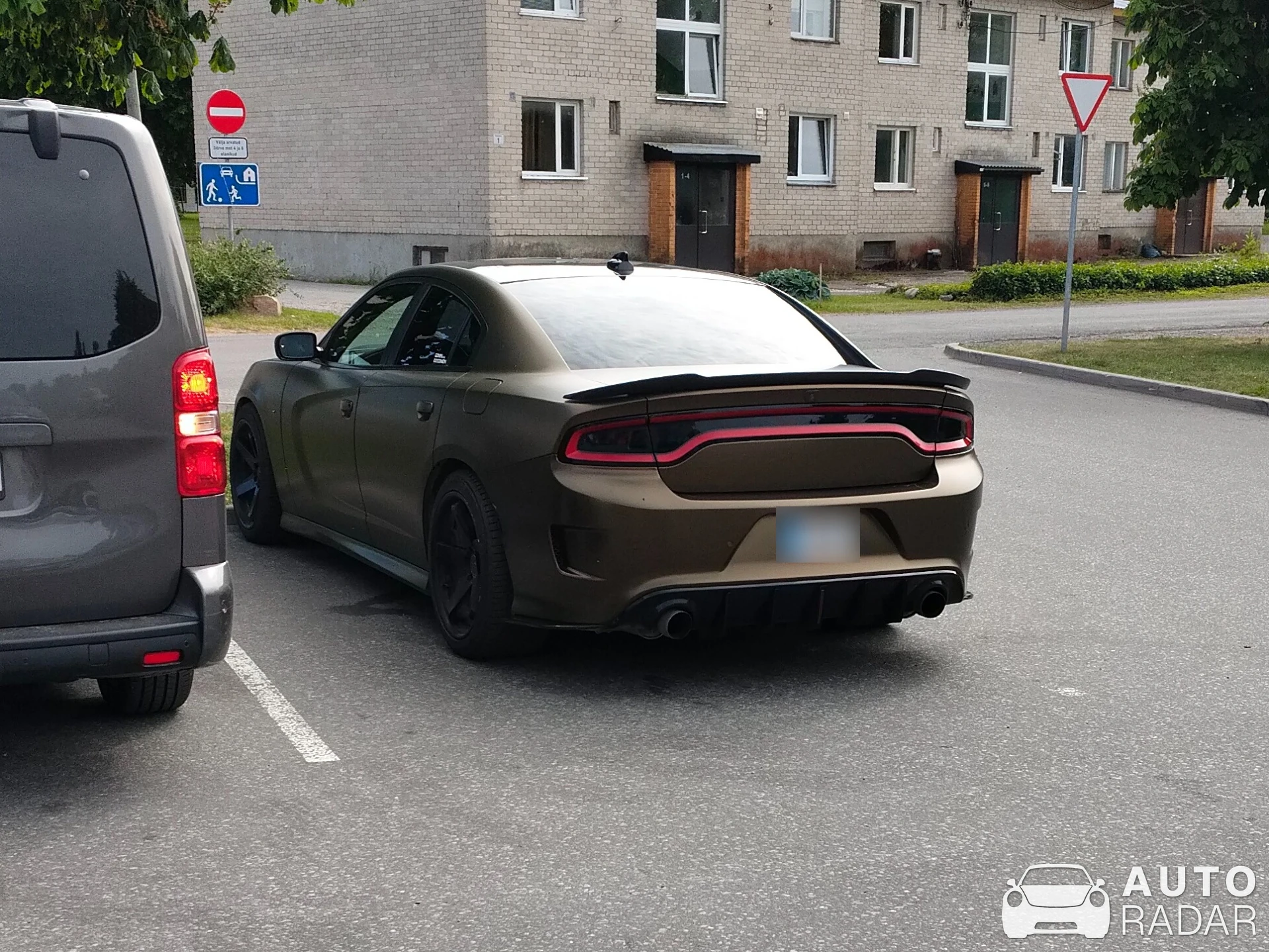 Dodge Charger SRT Hellcat spotted in Salme