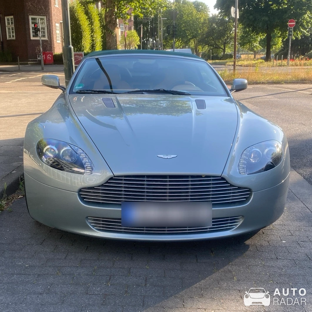 Aston Martin V8 Vantage Roadster spotted in Düsseldorf, Deutschland