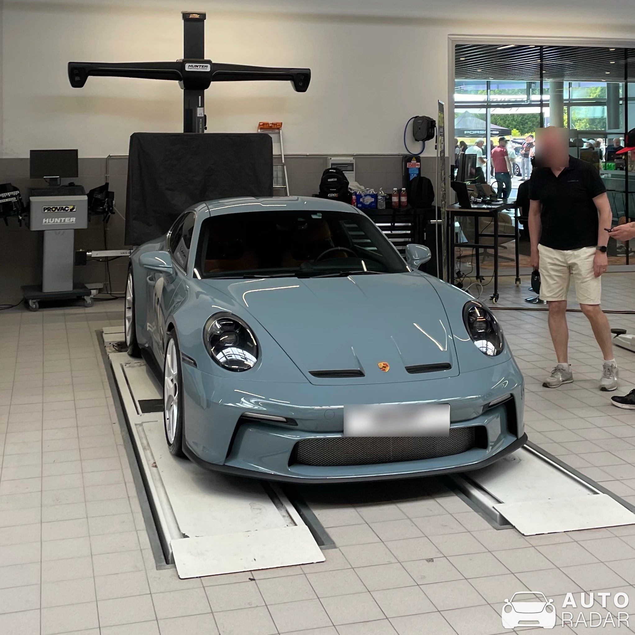 Porsche 911 S/T spotted in Poissy