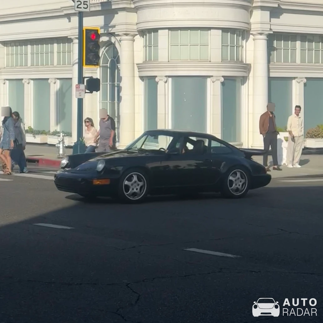 Porsche 964 Carrera RS spotted in Beverly Hills