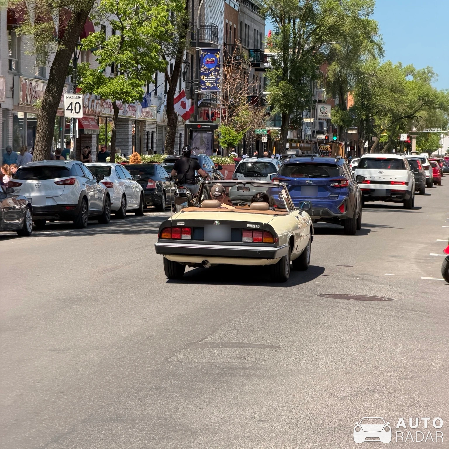 Alfa Romeo Spider 2.0i spotted in Montréal