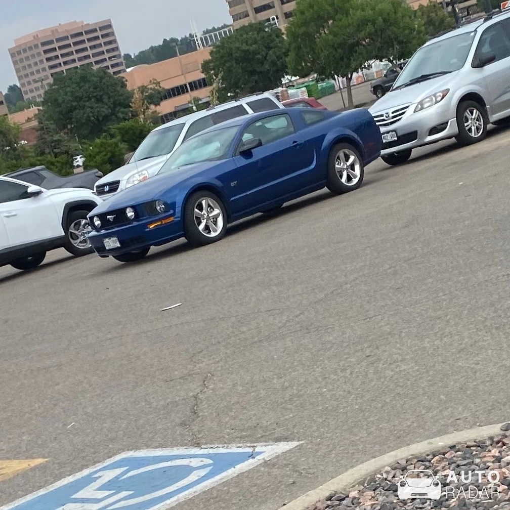 Ford Mustang GT 2010 spotted in Glendale, United States