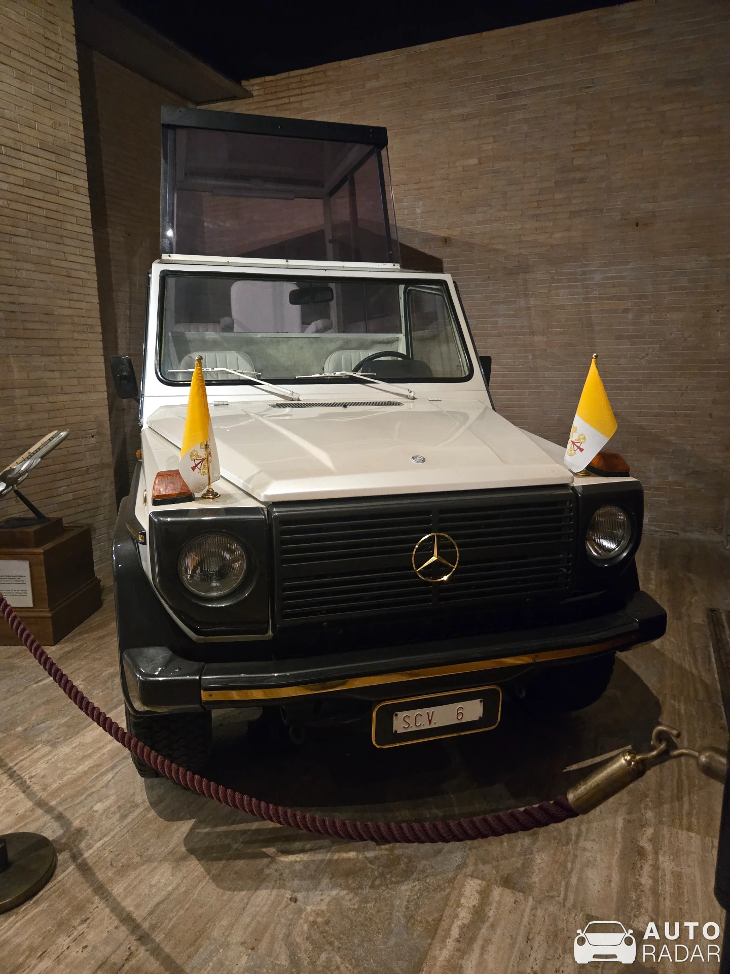 Mercedes-Benz 230G 'Papamobil' spotted in Lido di Ostia