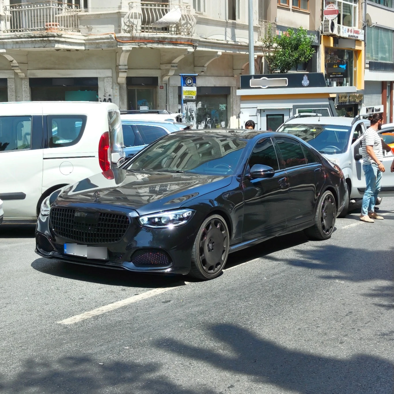 Mercedes-Maybach S680 spotted in Şişli, Türkiye
